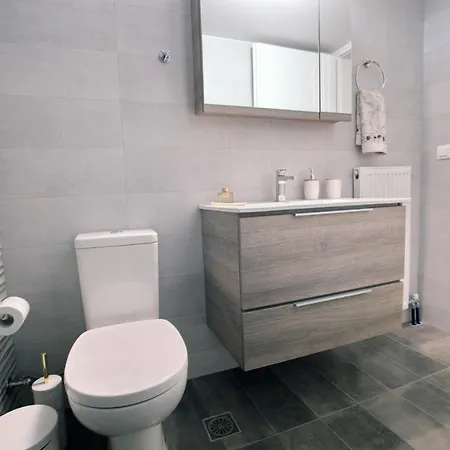 90° - Ninety Degrees *