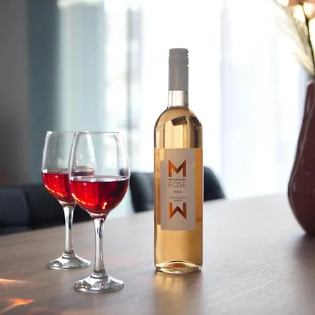 90° - Ninety Degrees *