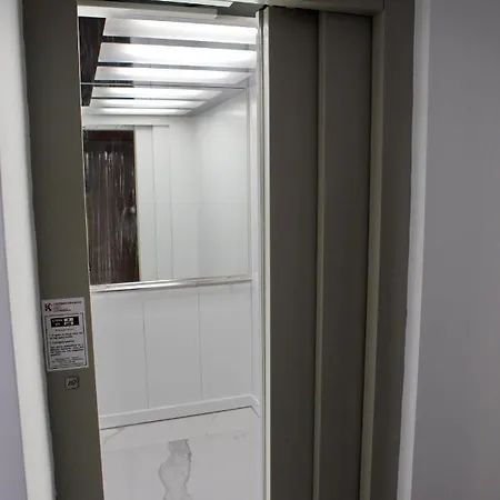 90° - Ninety Degrees