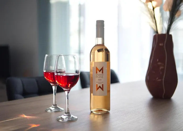 90° - Ninety Degrees *